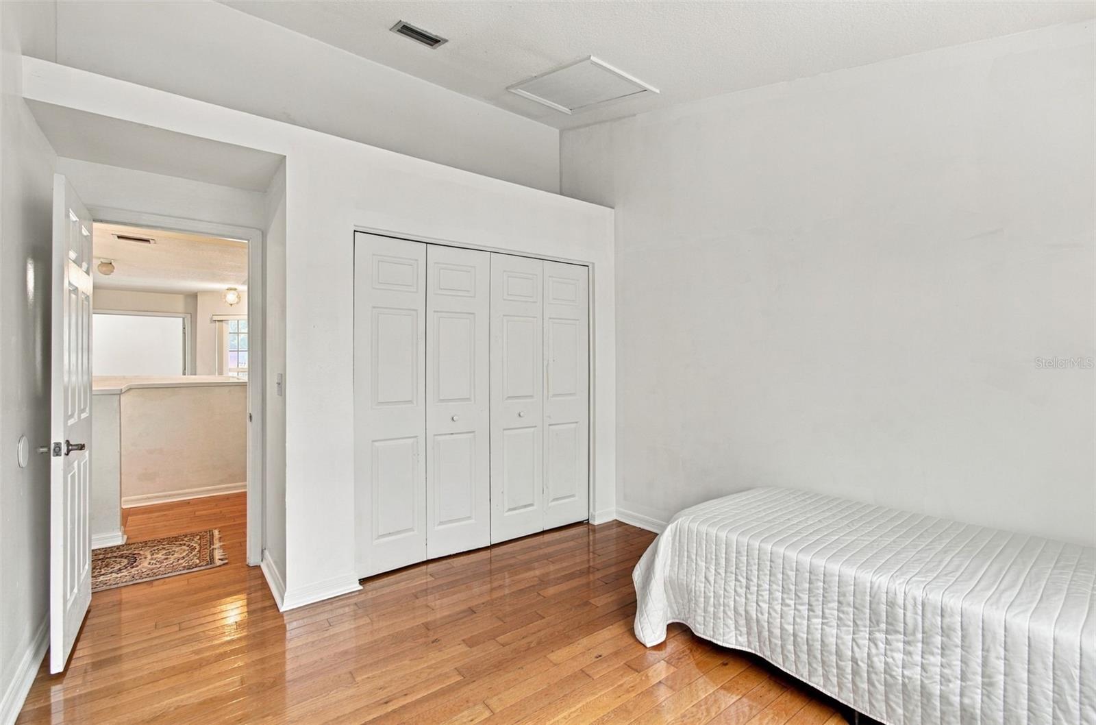 8102 STONEFIELD — photo 37