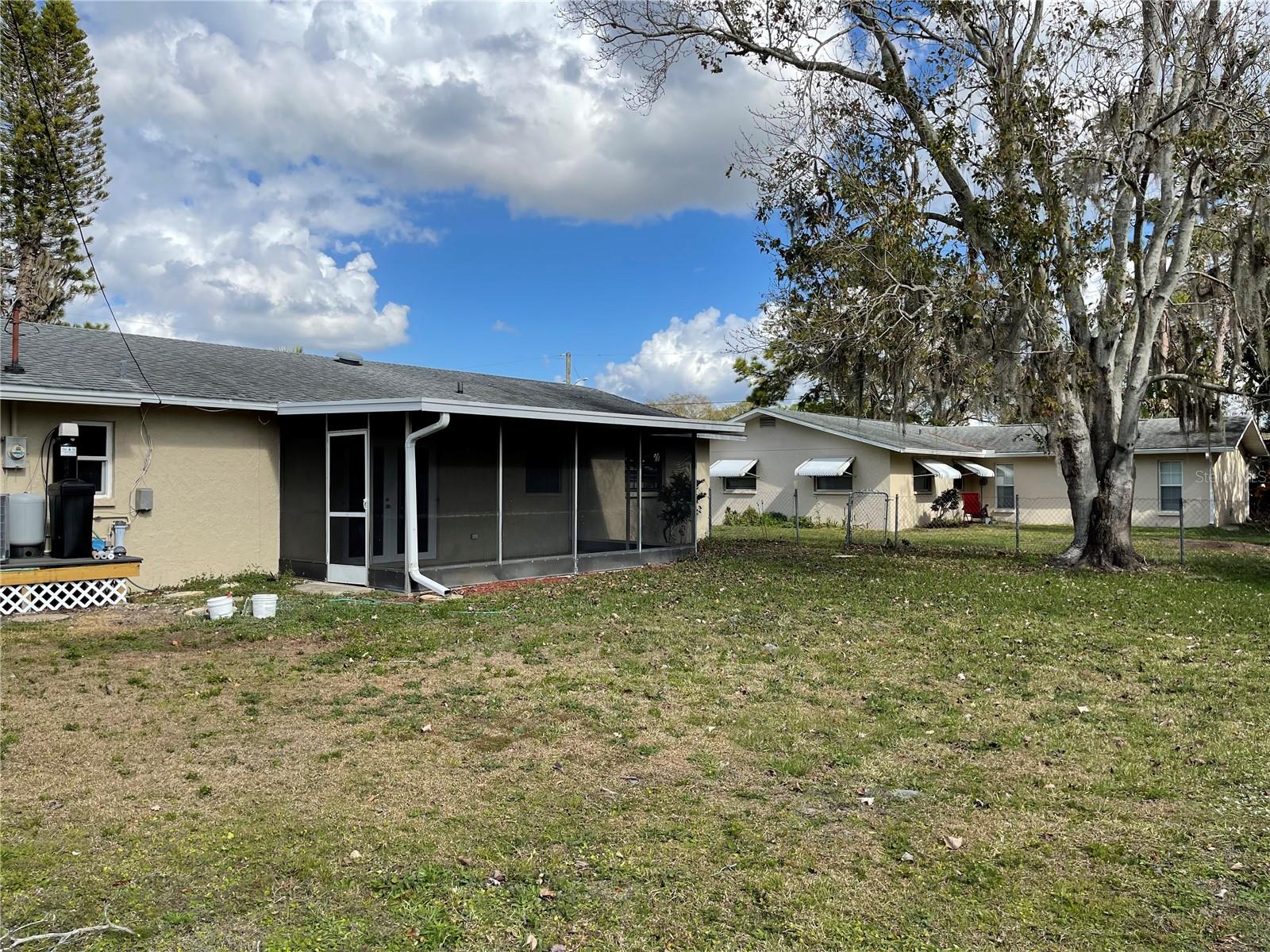 330 BEVERLY RD — photo 13