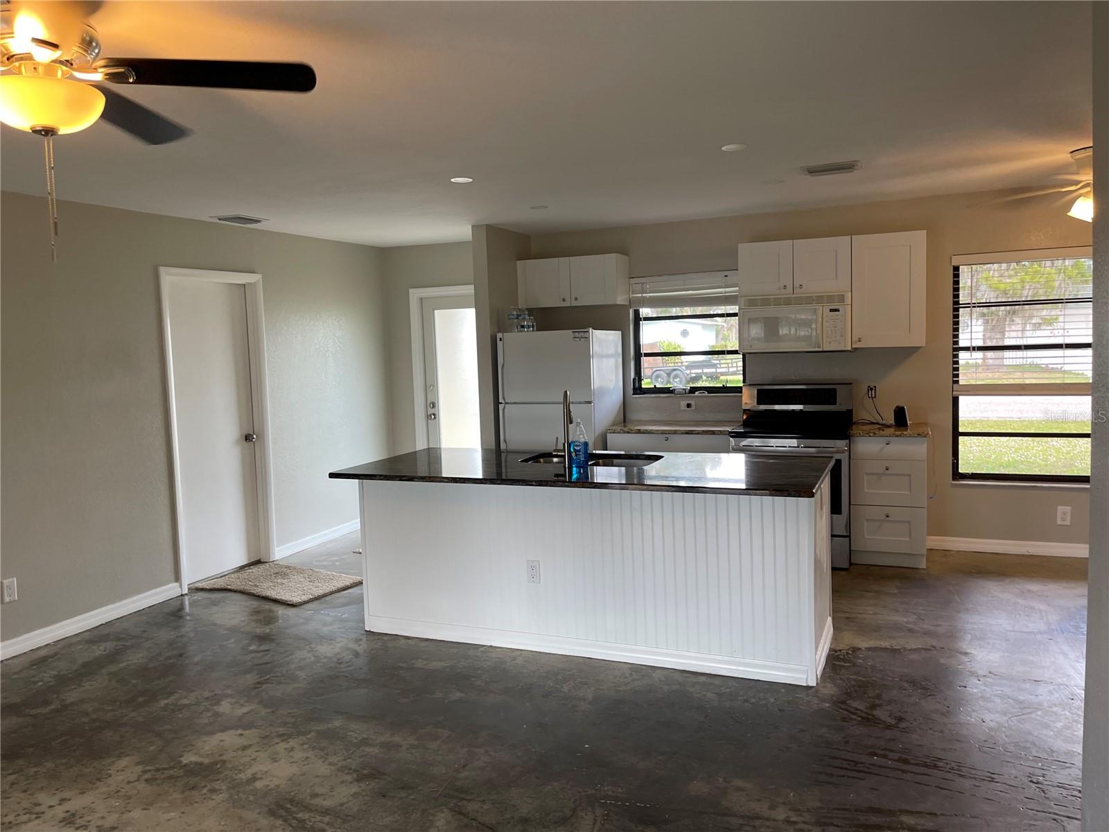 330 BEVERLY RD — photo 4