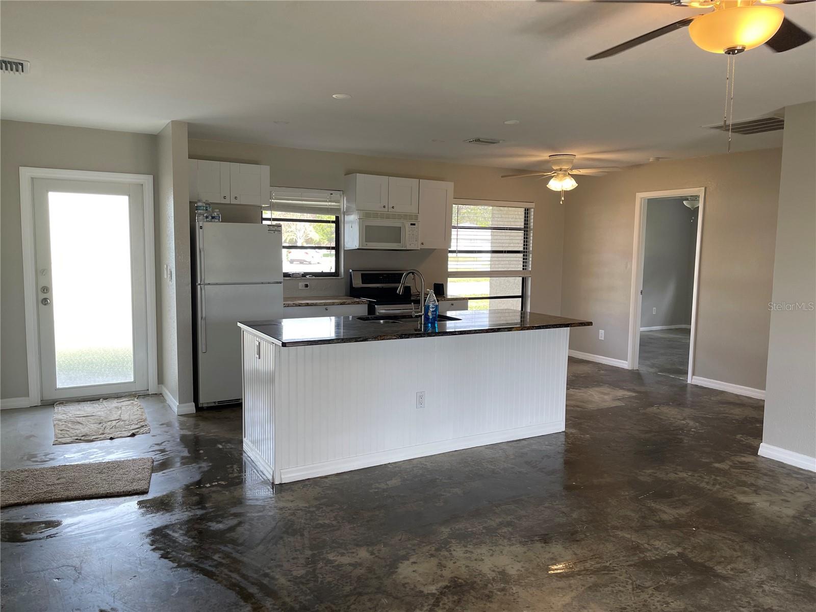 330 BEVERLY RD — photo 3