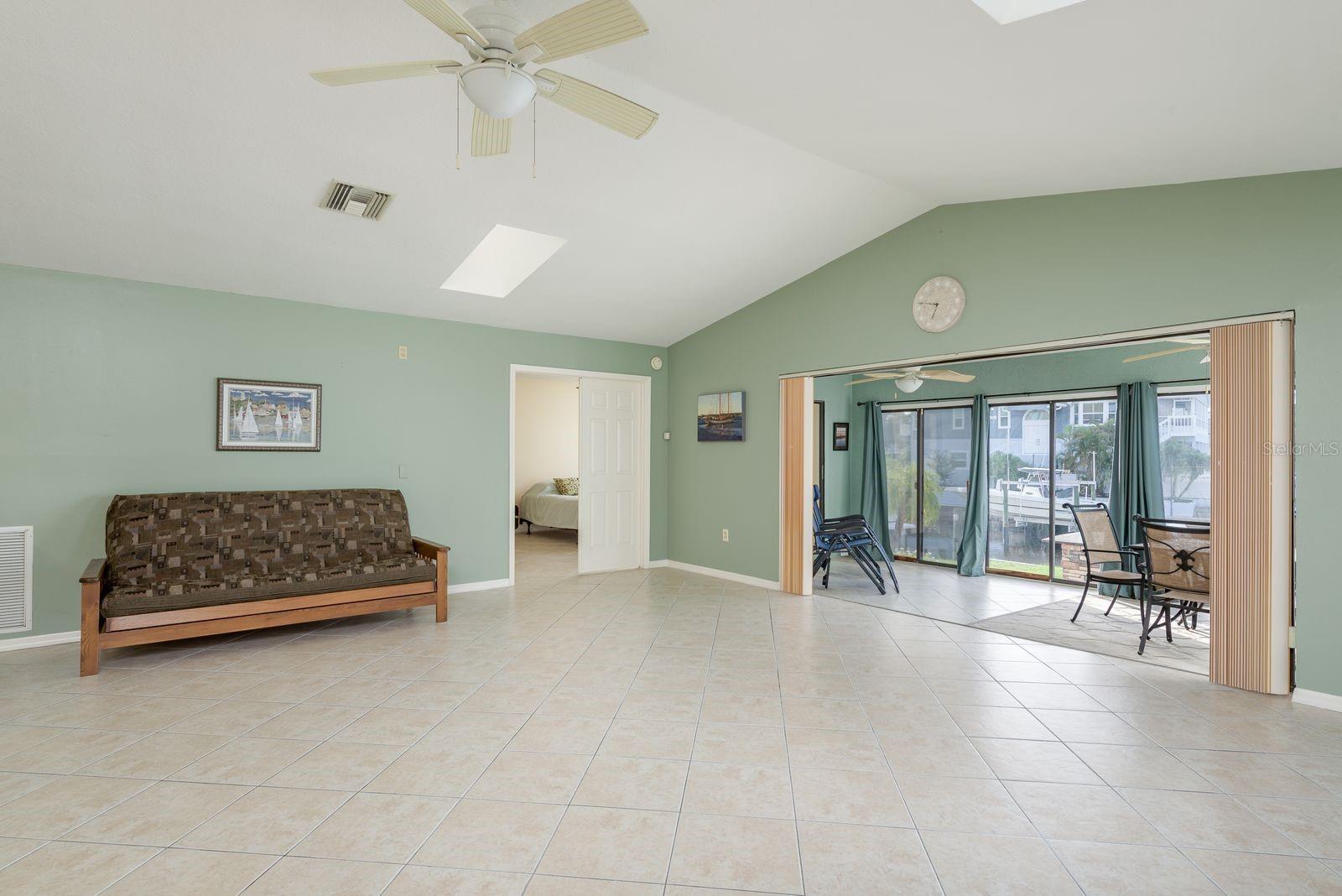 6340 GARLAND CT — photo 9