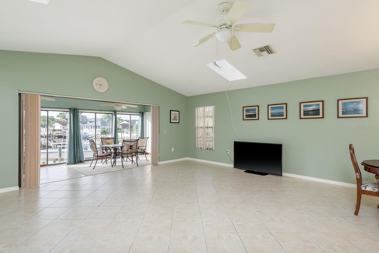 6340 GARLAND CT — photo 8