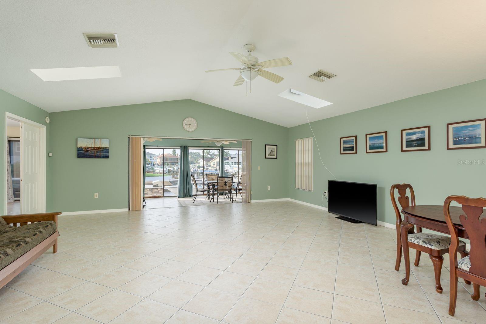 6340 GARLAND CT — photo 7