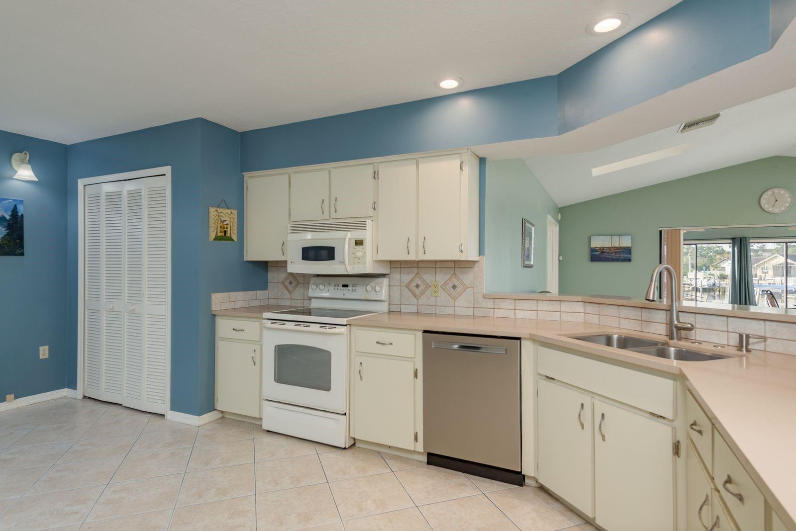 6340 GARLAND CT — photo 16