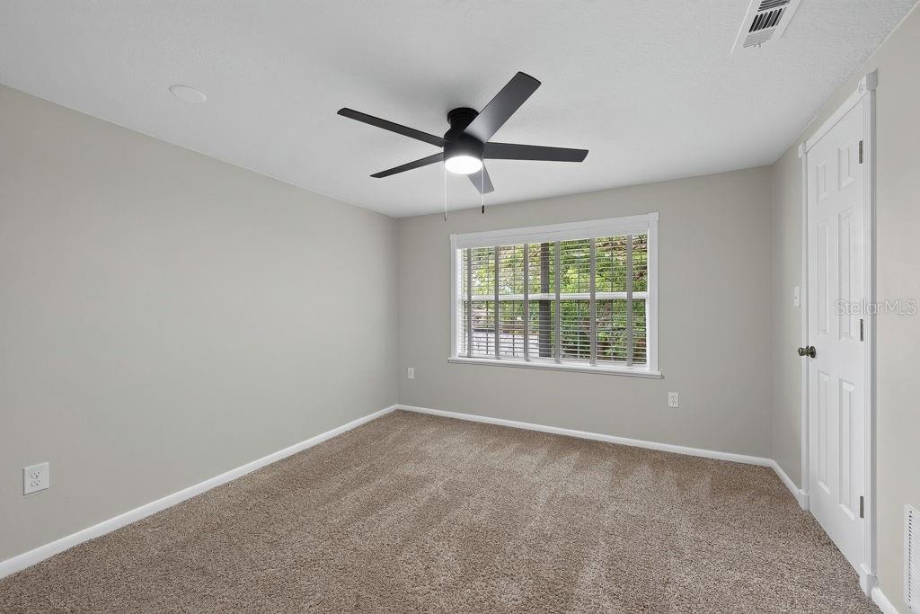 11005 N 27TH ST — photo 36