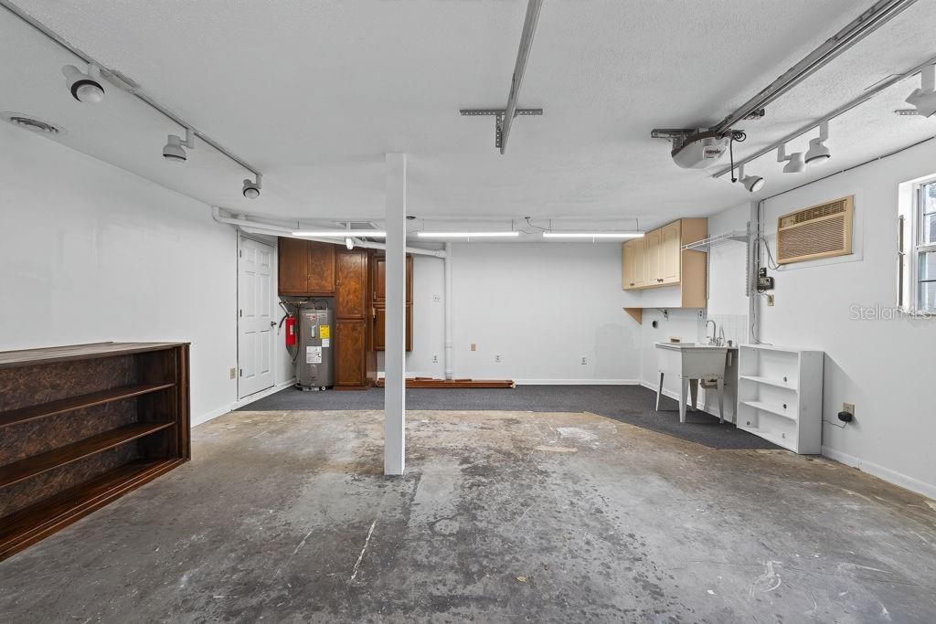 11005 N 27TH ST — photo 51