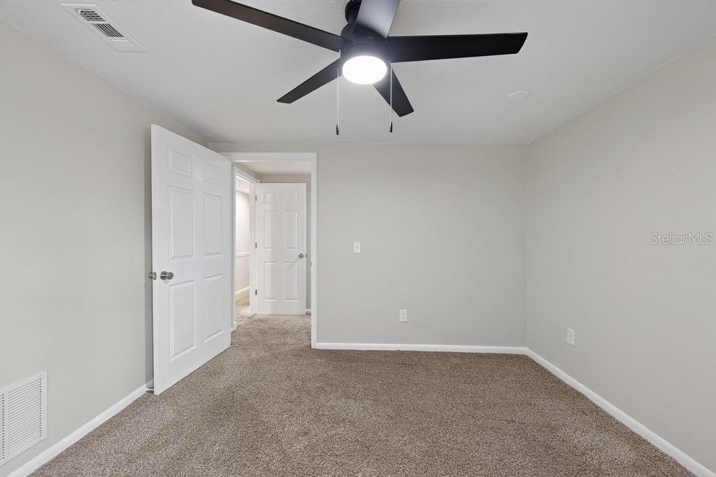 11005 N 27TH ST — photo 39