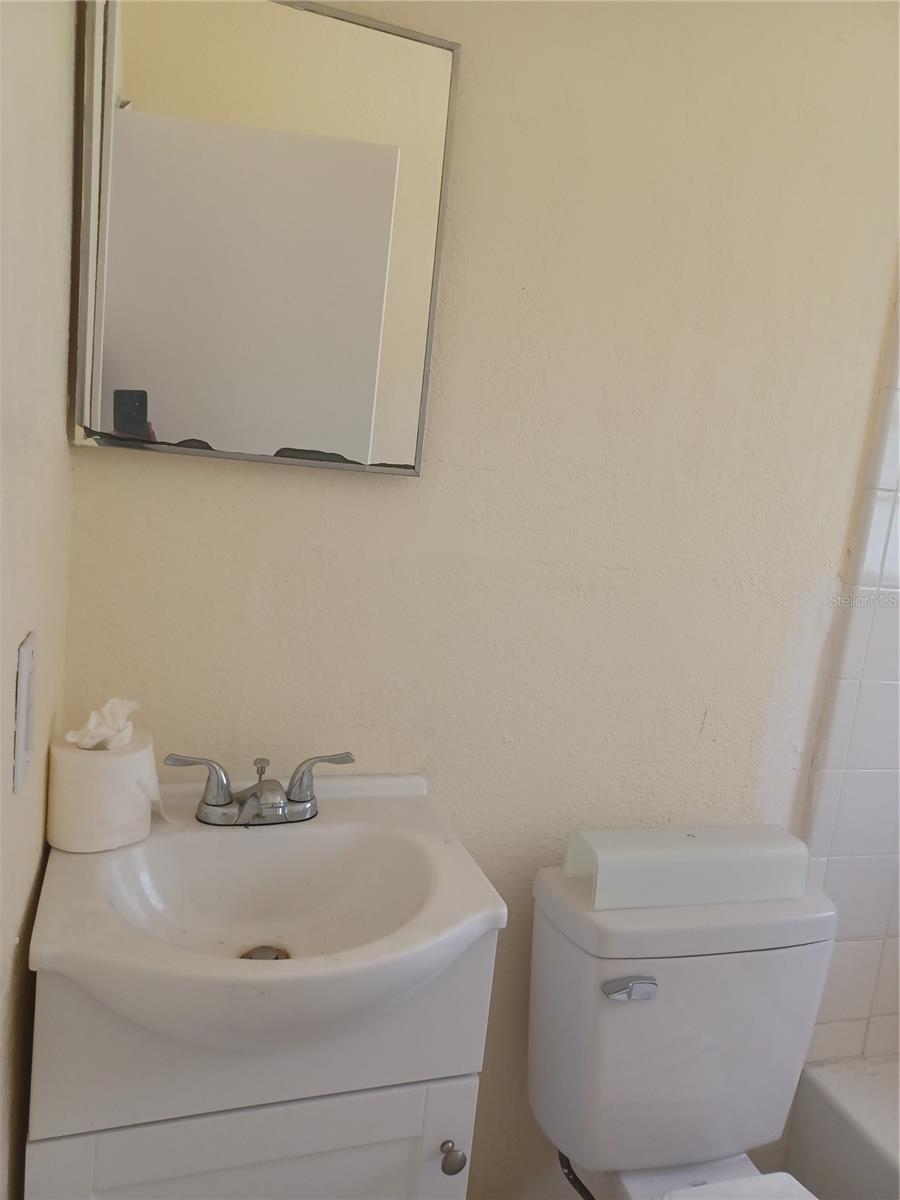 615 NORTH AVE — photo 7