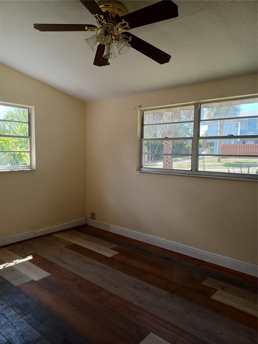 615 NORTH AVE — photo 11