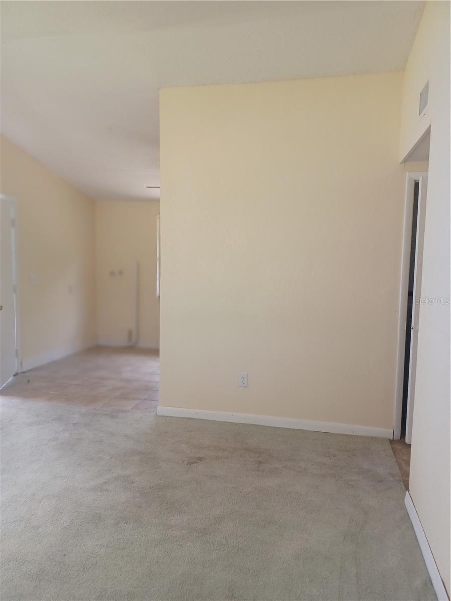 615 NORTH AVE — photo 10