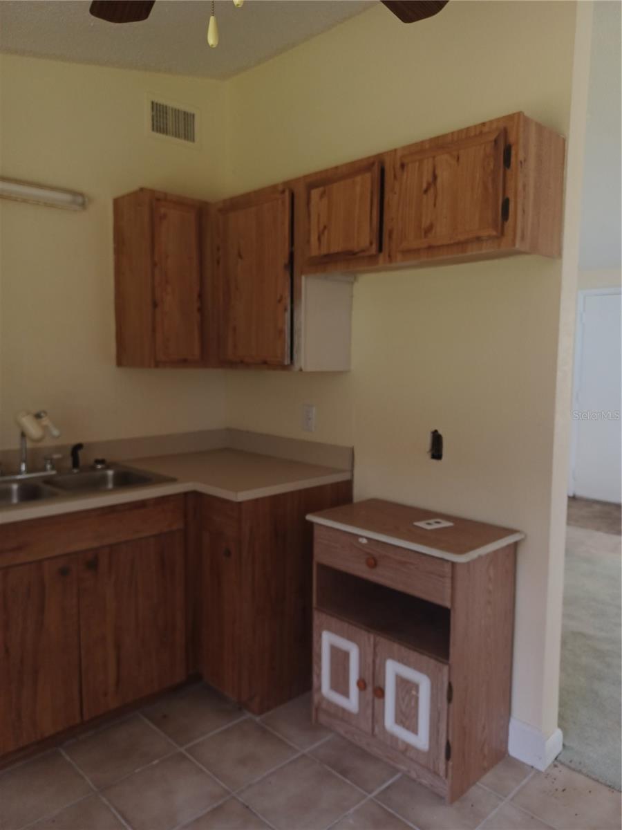 615 NORTH AVE — photo 2