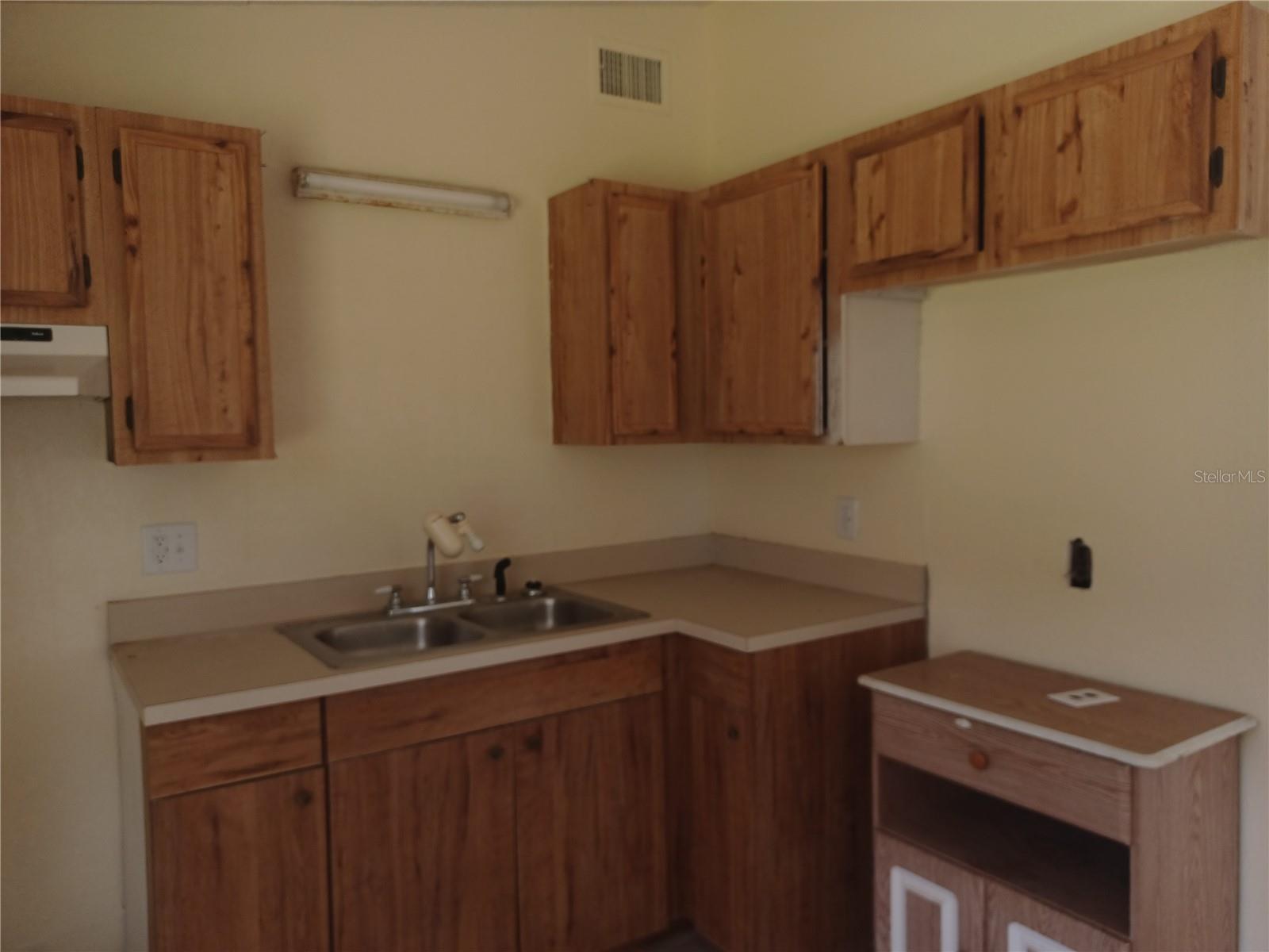 615 NORTH AVE — photo 4