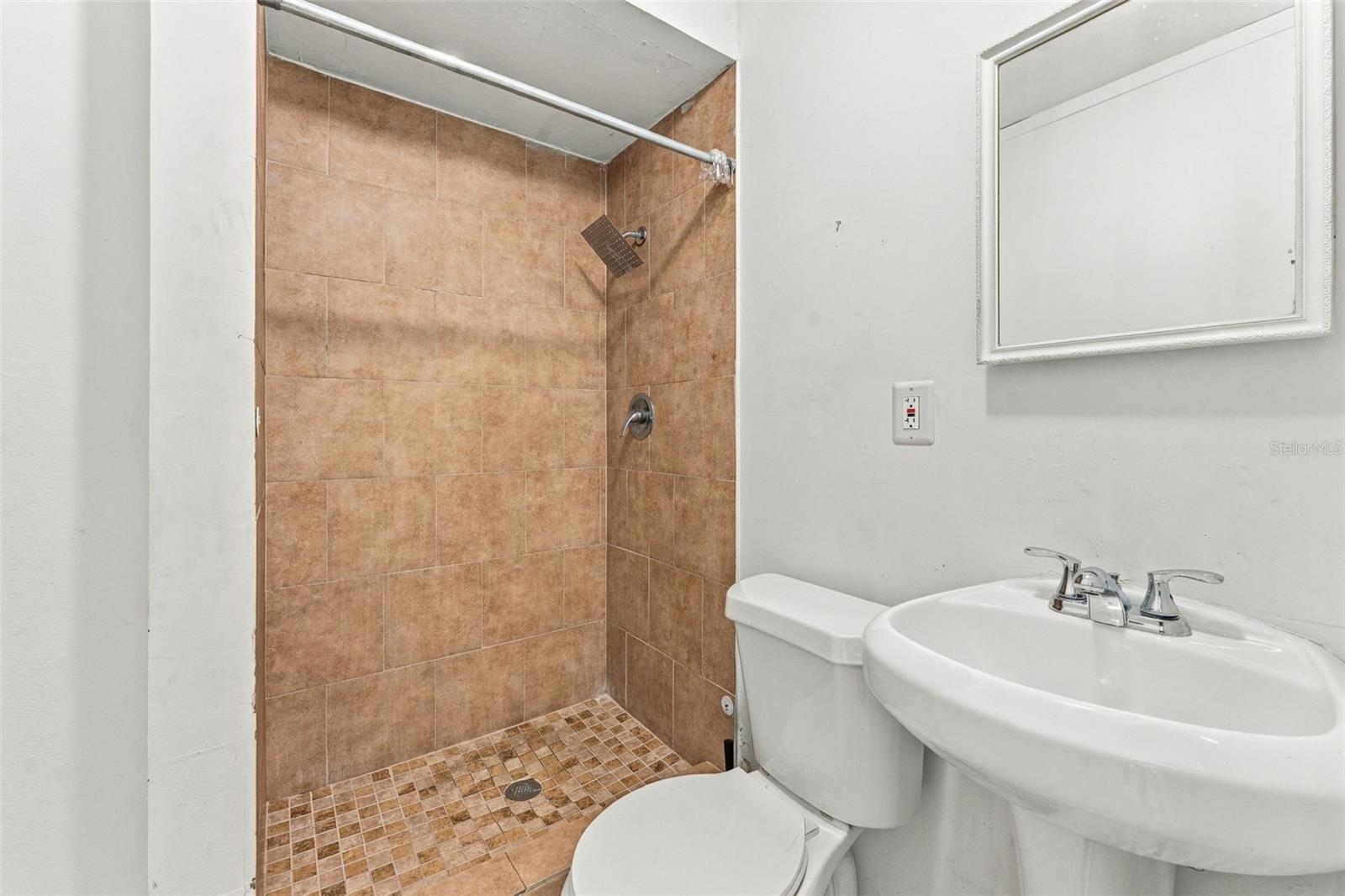 7303 RIVERBANK DR — photo 12