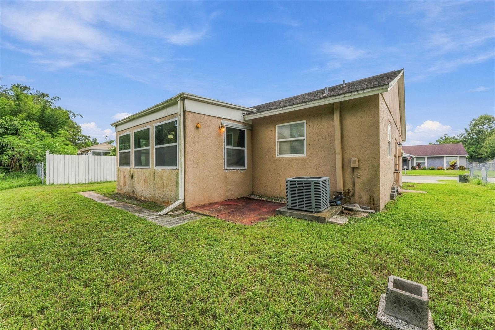 7303 RIVERBANK DR — photo 20