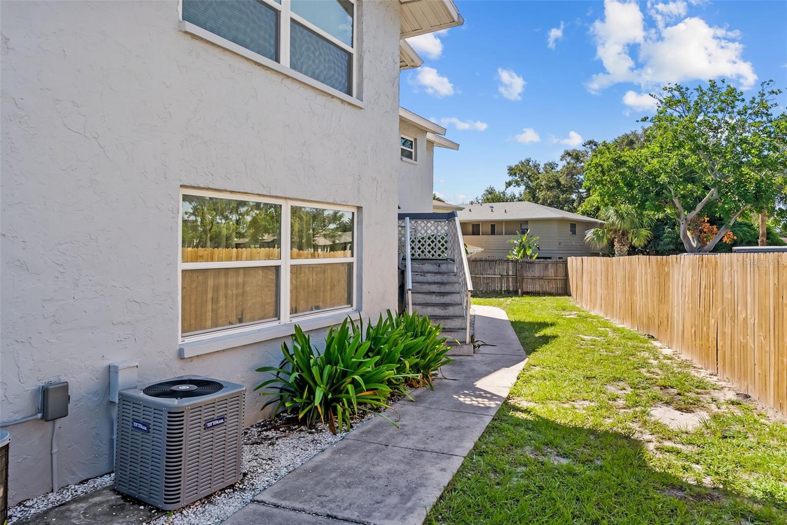 1229 FRANKLIN CIR SE — photo 4
