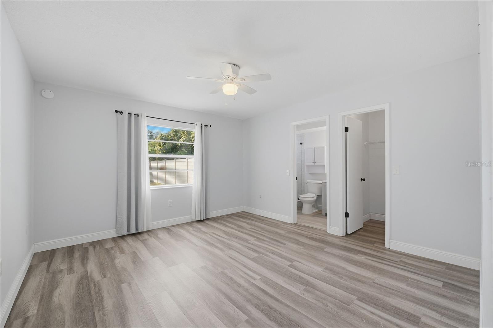 4240 COTTON TAIL DR — photo 10