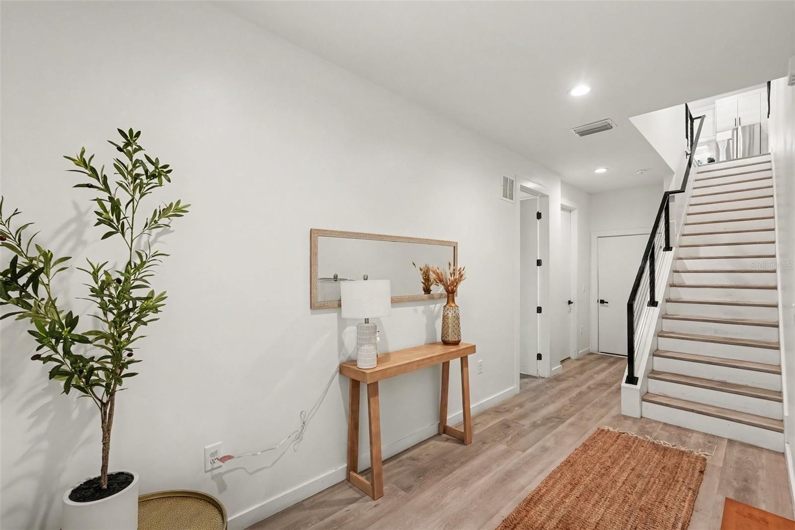 102 W ADALEE ST #1 — photo 3