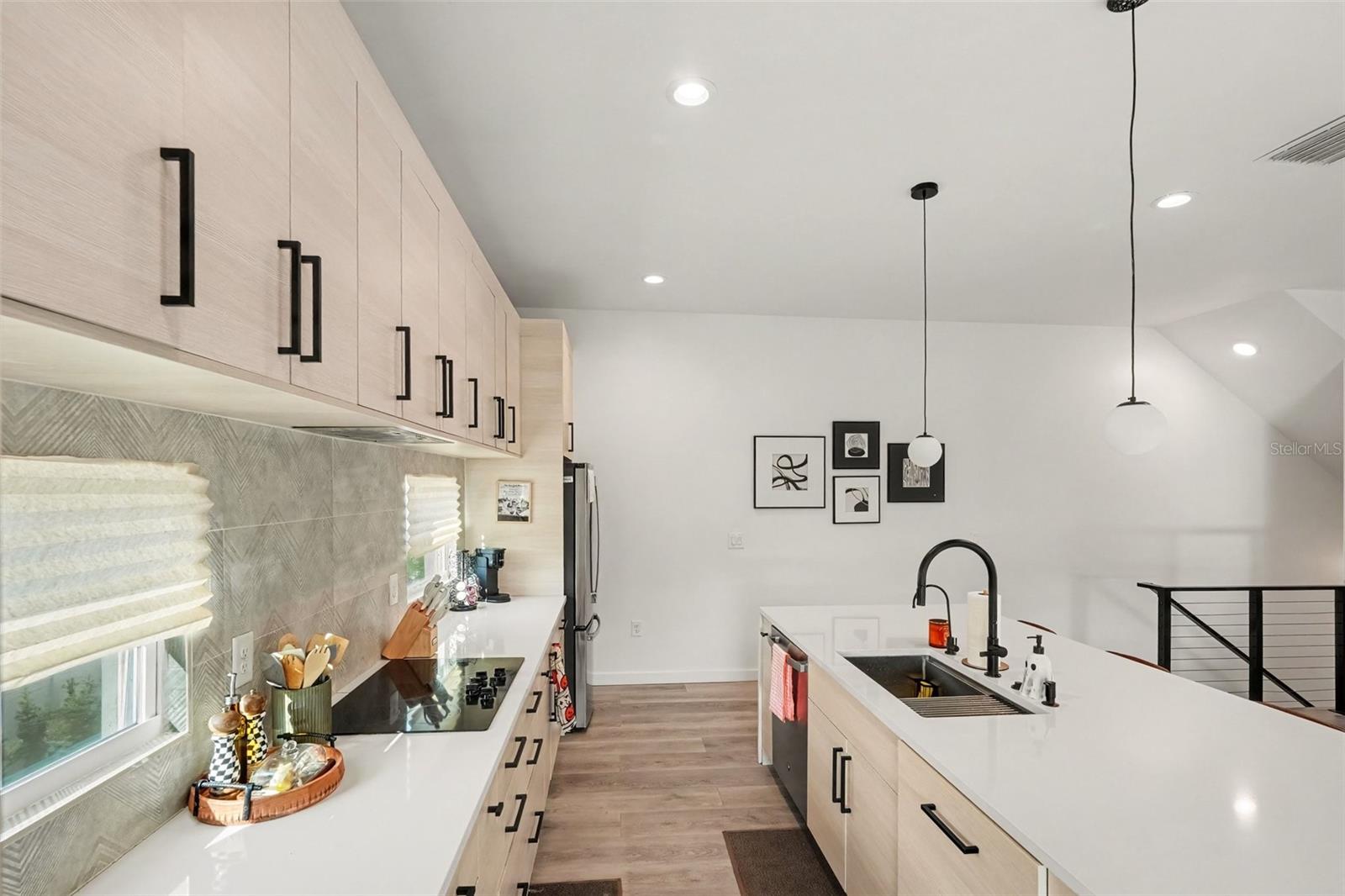 102 W ADALEE ST #1 — photo 7