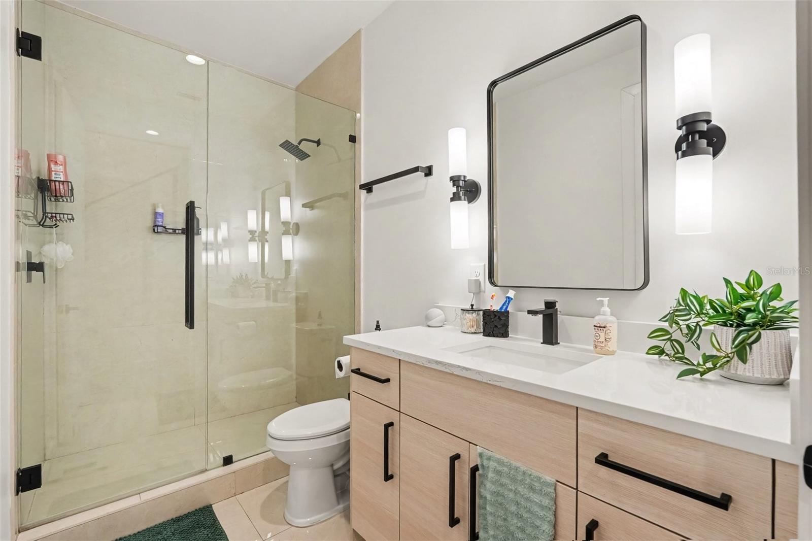 102 W ADALEE ST #1 — photo 14