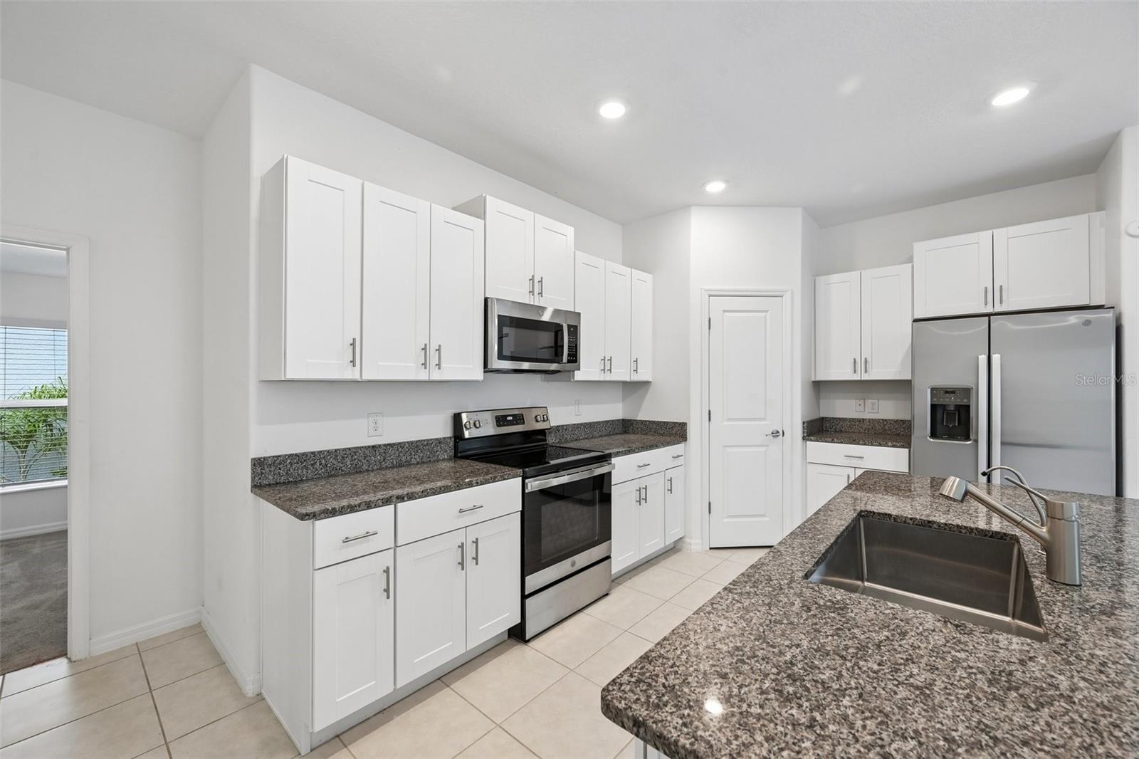 5517 BLUE AZURE DR — photo 7