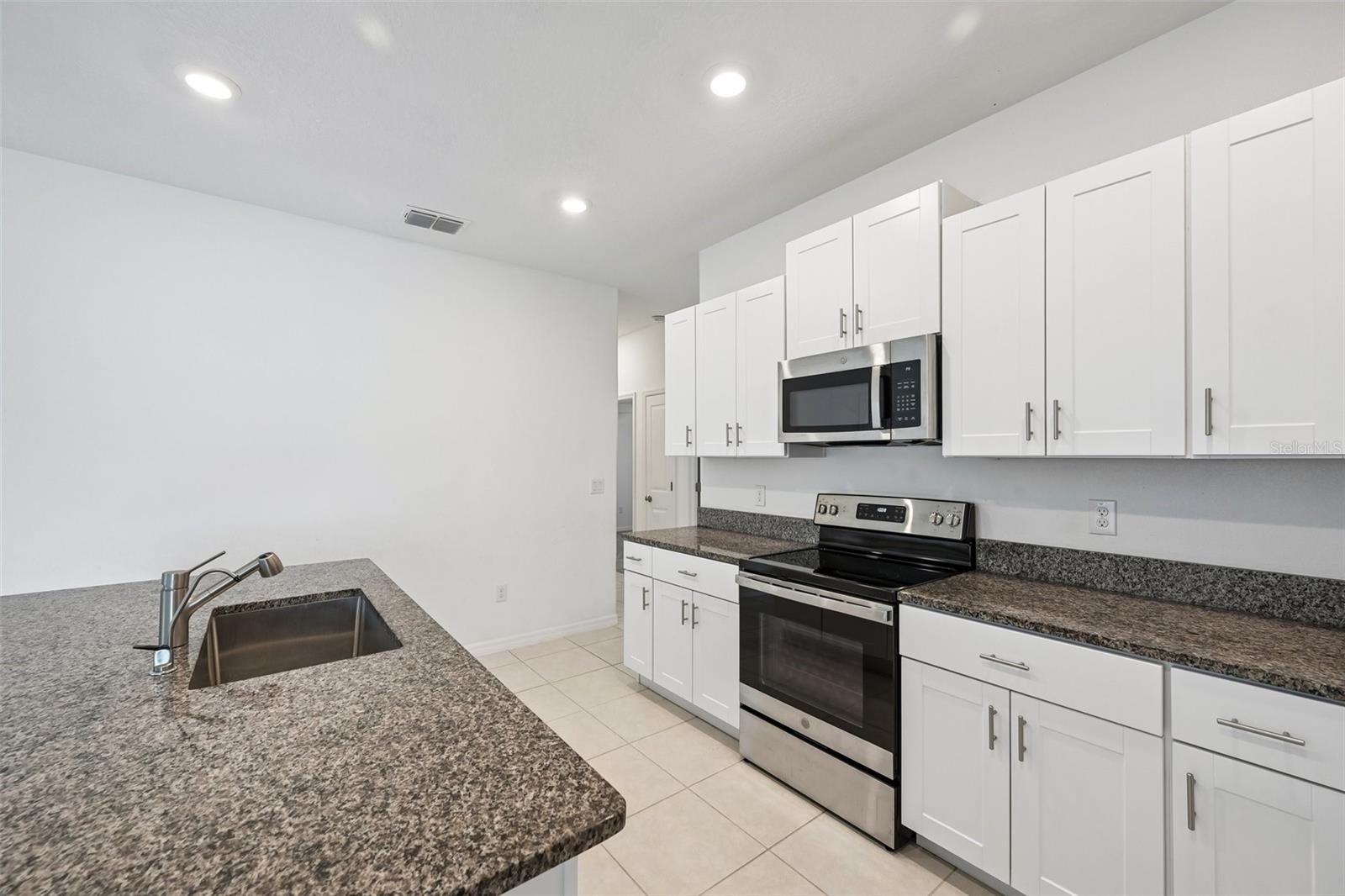 5517 BLUE AZURE DR — photo 9