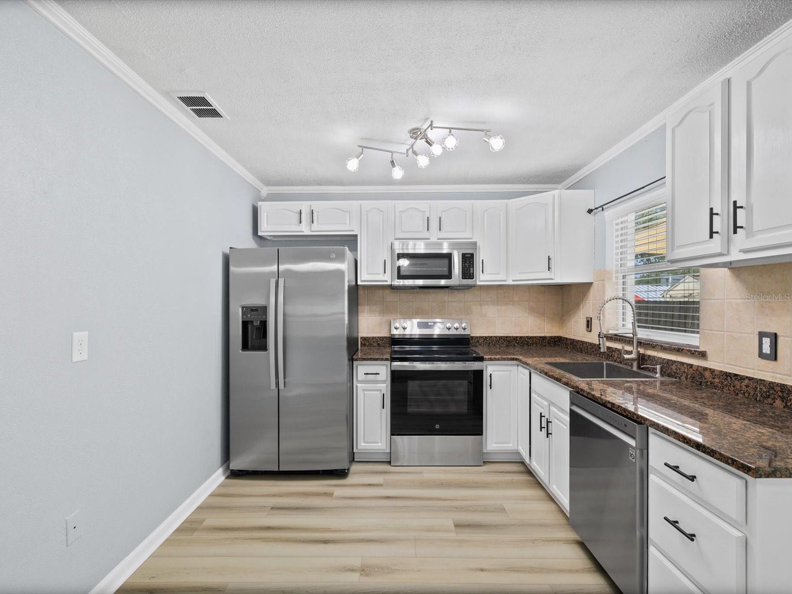 1168 KEENE RD — photo 13