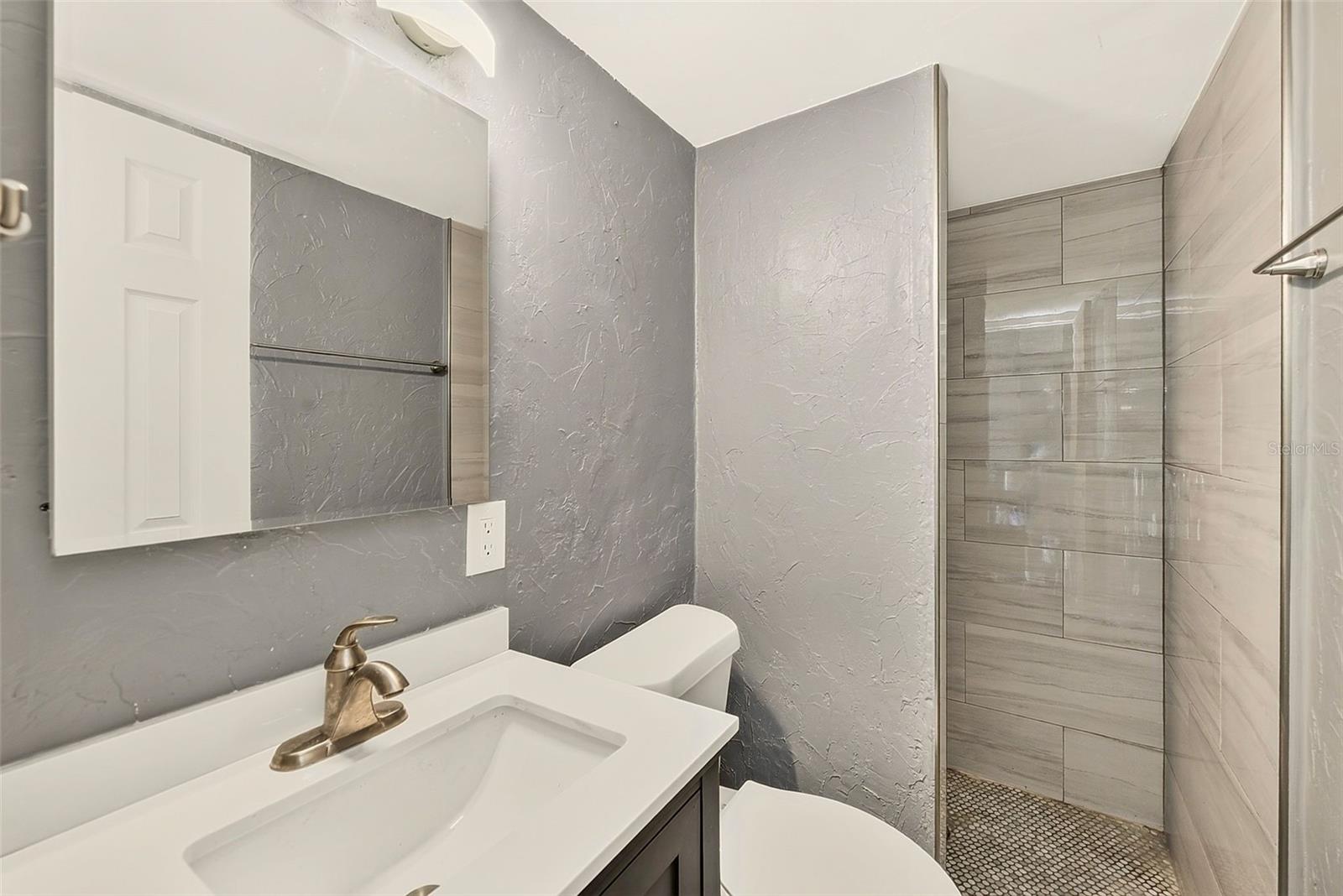 100 N ARCTURAS AVE — photo 16