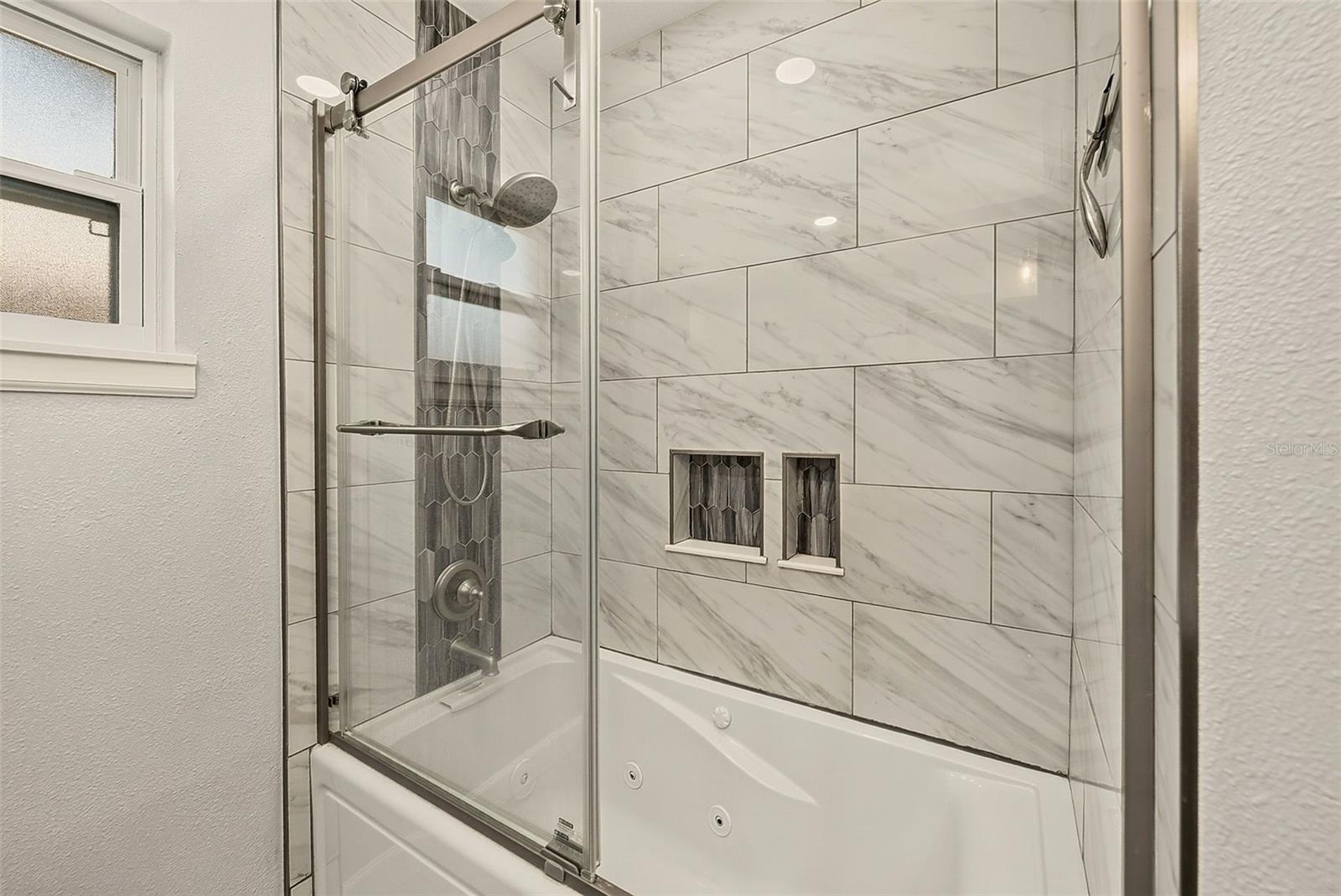 100 N ARCTURAS AVE — photo 15