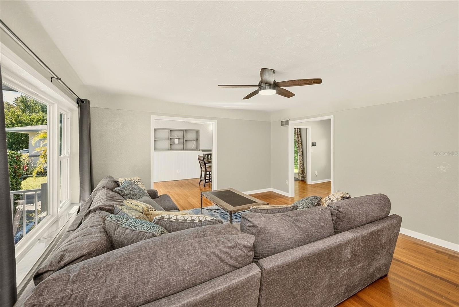 100 N ARCTURAS AVE — photo 13