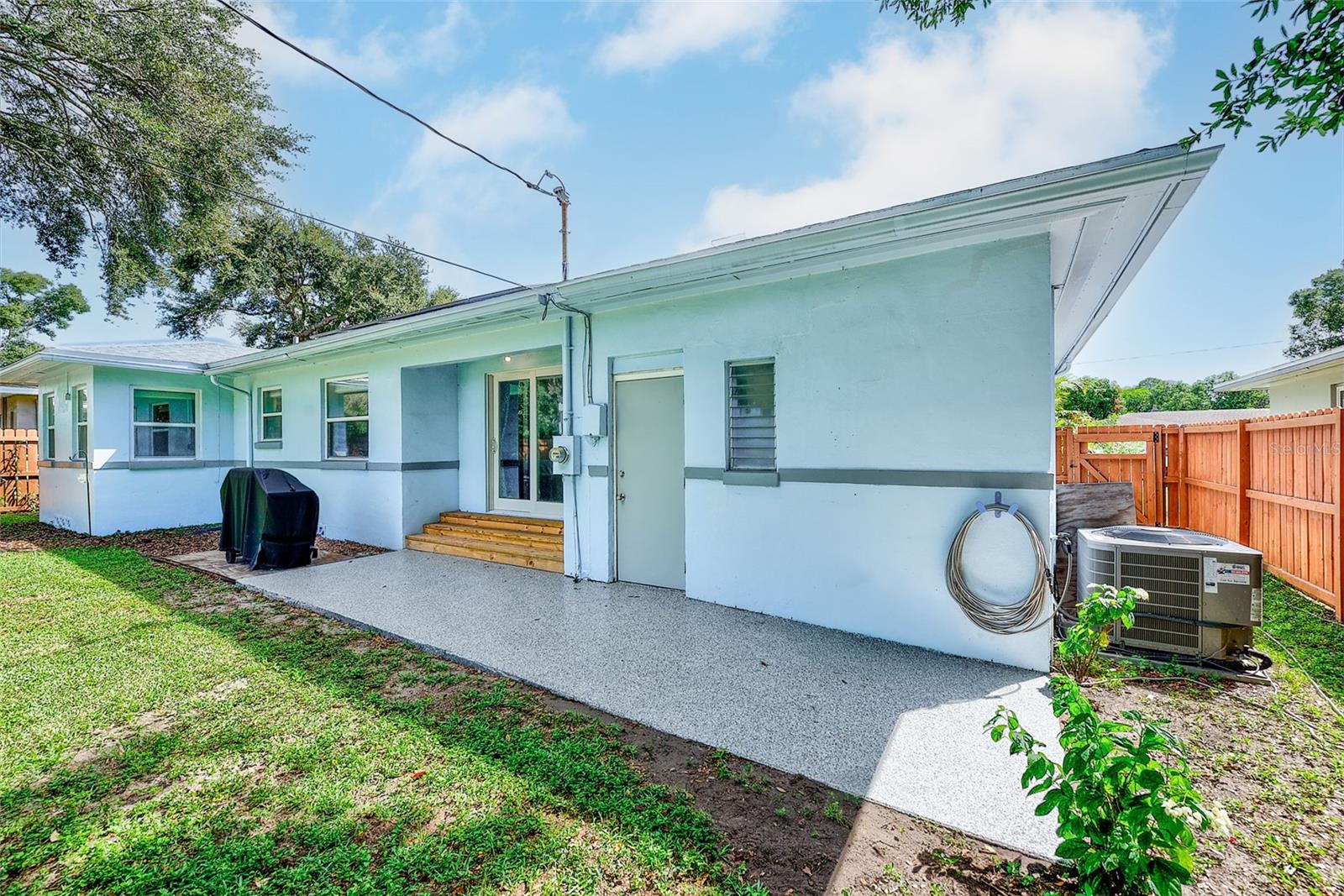 100 N ARCTURAS AVE — photo 26