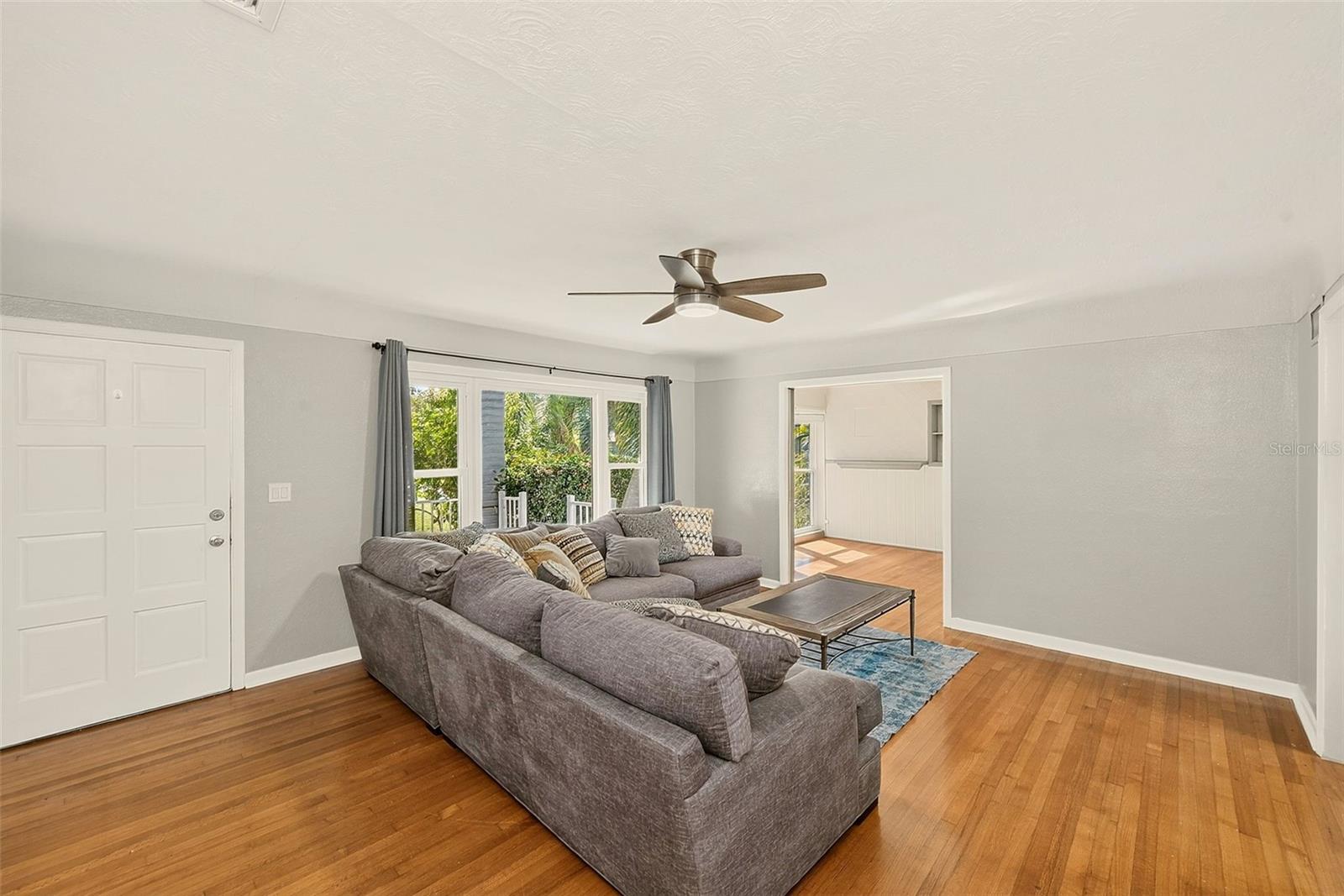100 N ARCTURAS AVE — photo 12