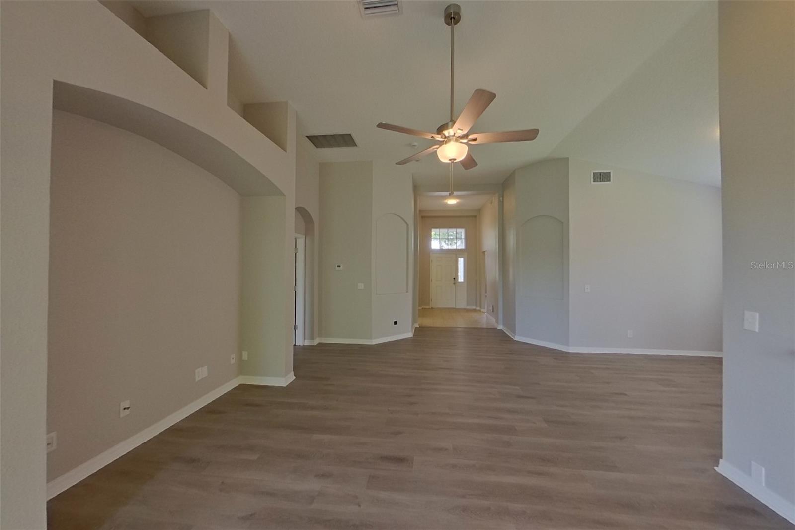 Home in RIVERVIEW — photo 2