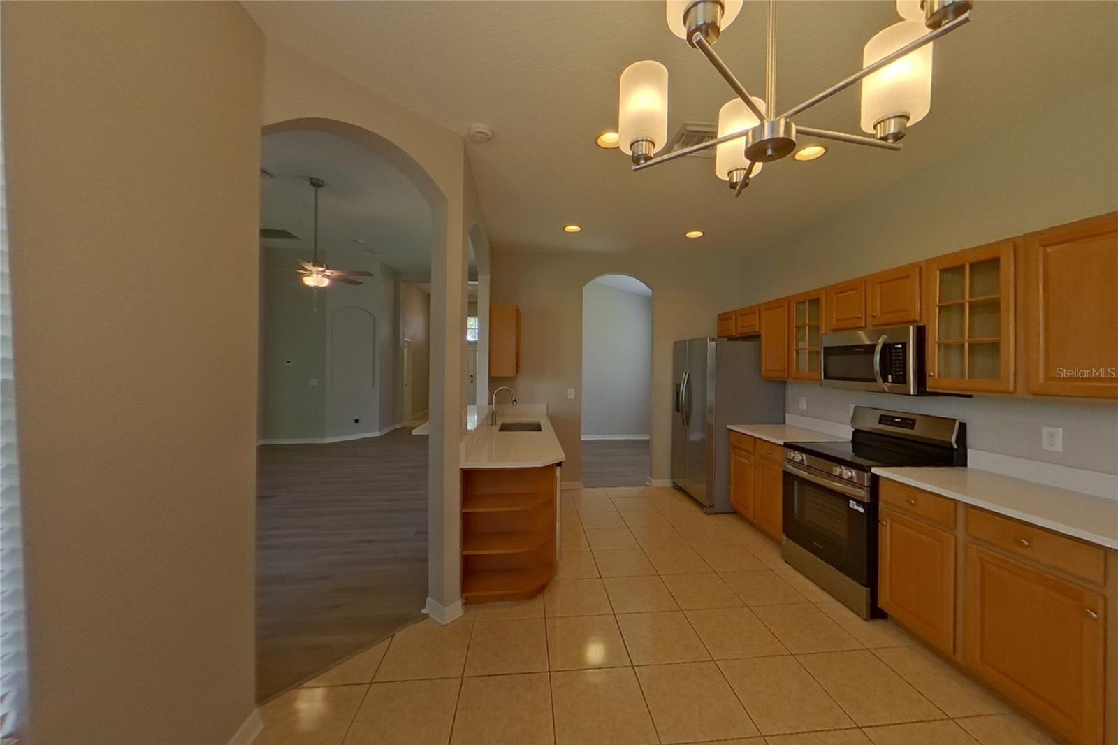 Home in RIVERVIEW — photo 6