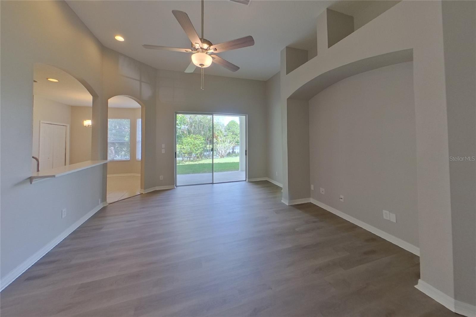 Home in RIVERVIEW — photo 3