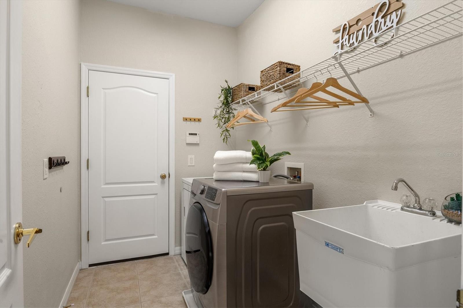 11504 DANCING RIVER DR — photo 23