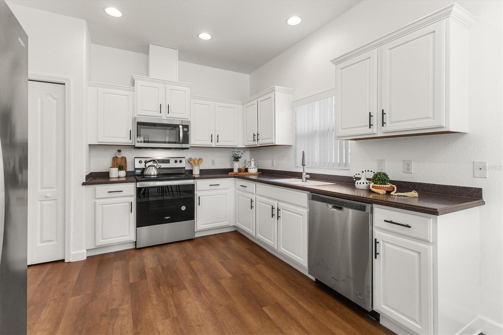 11504 DANCING RIVER DR — photo 12