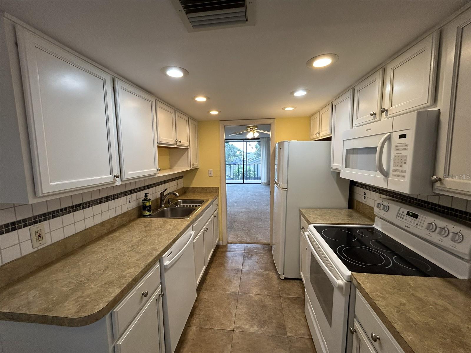 1316 PASADENA AVE S #202 — photo 7
