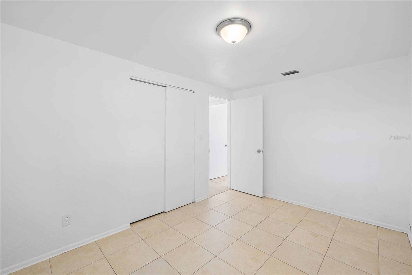 4535 W HANNA AVE — photo 23