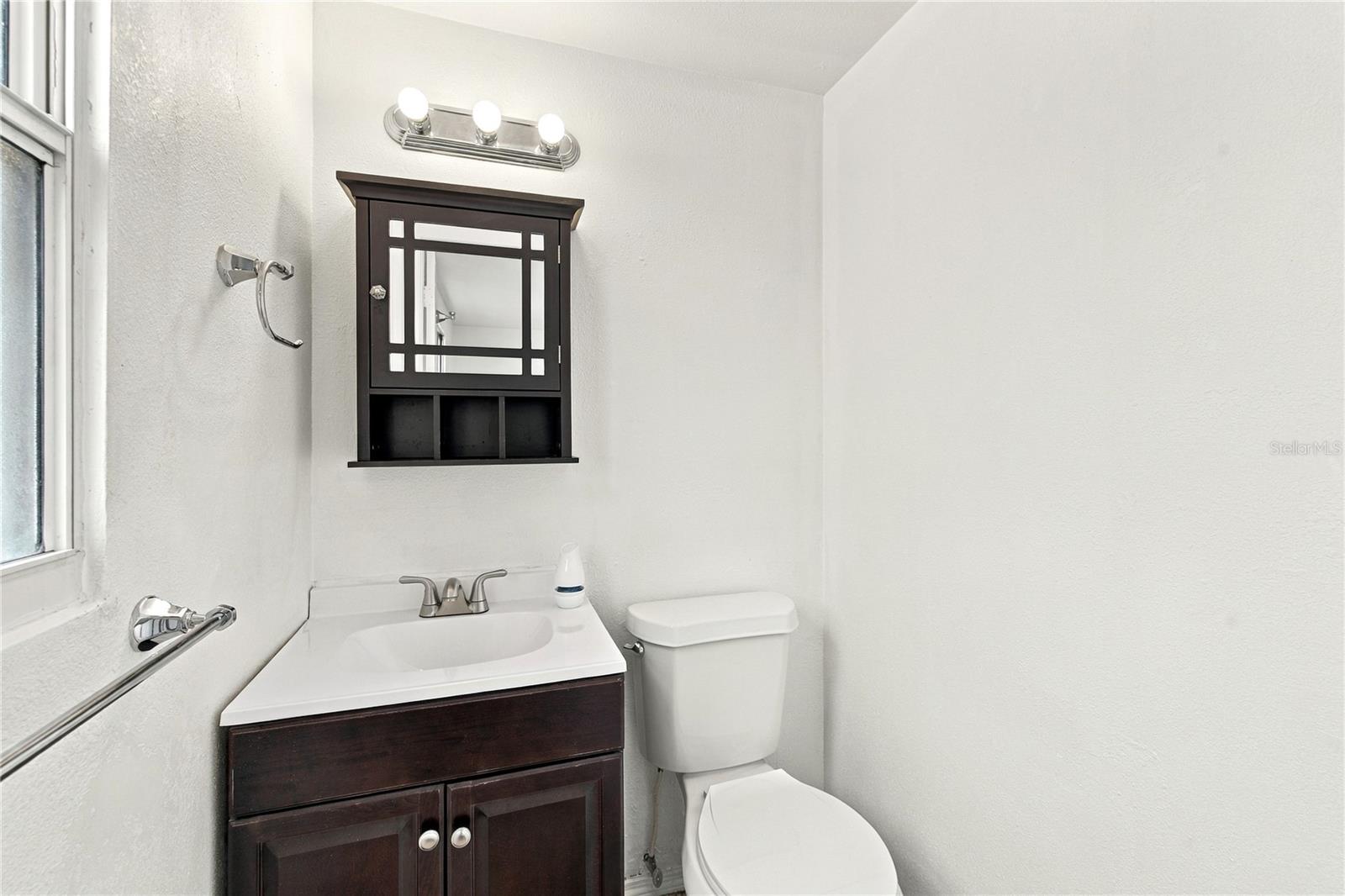 4535 W HANNA AVE — photo 10