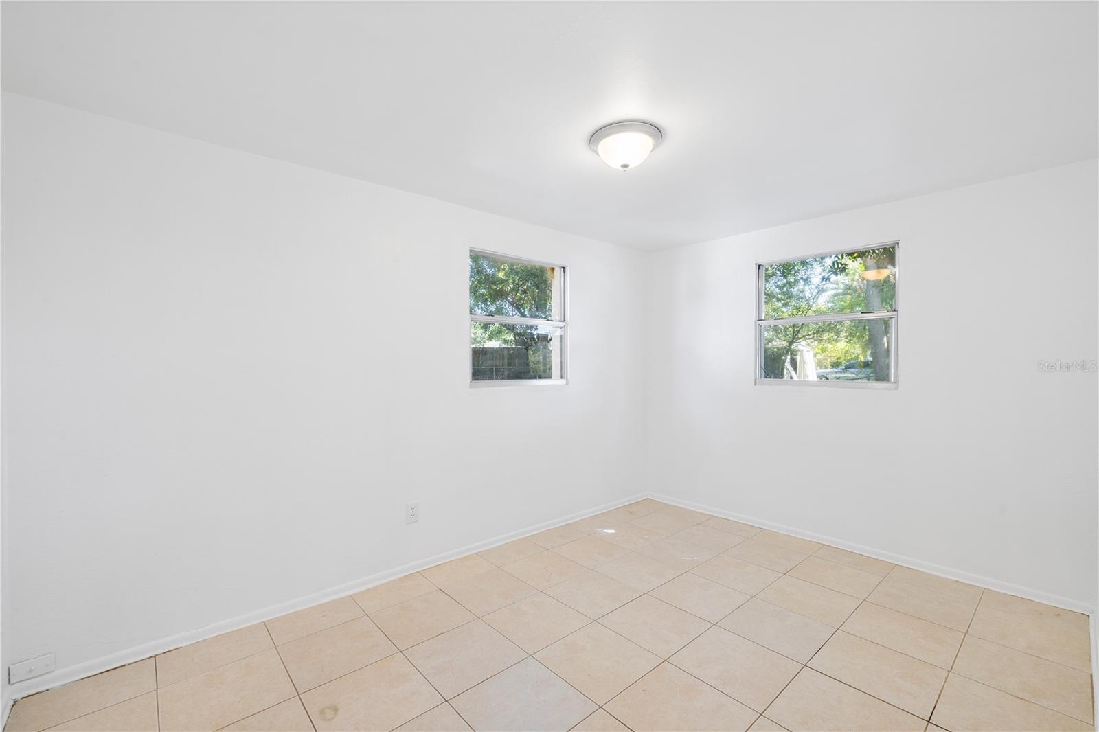 4535 W HANNA AVE — photo 24