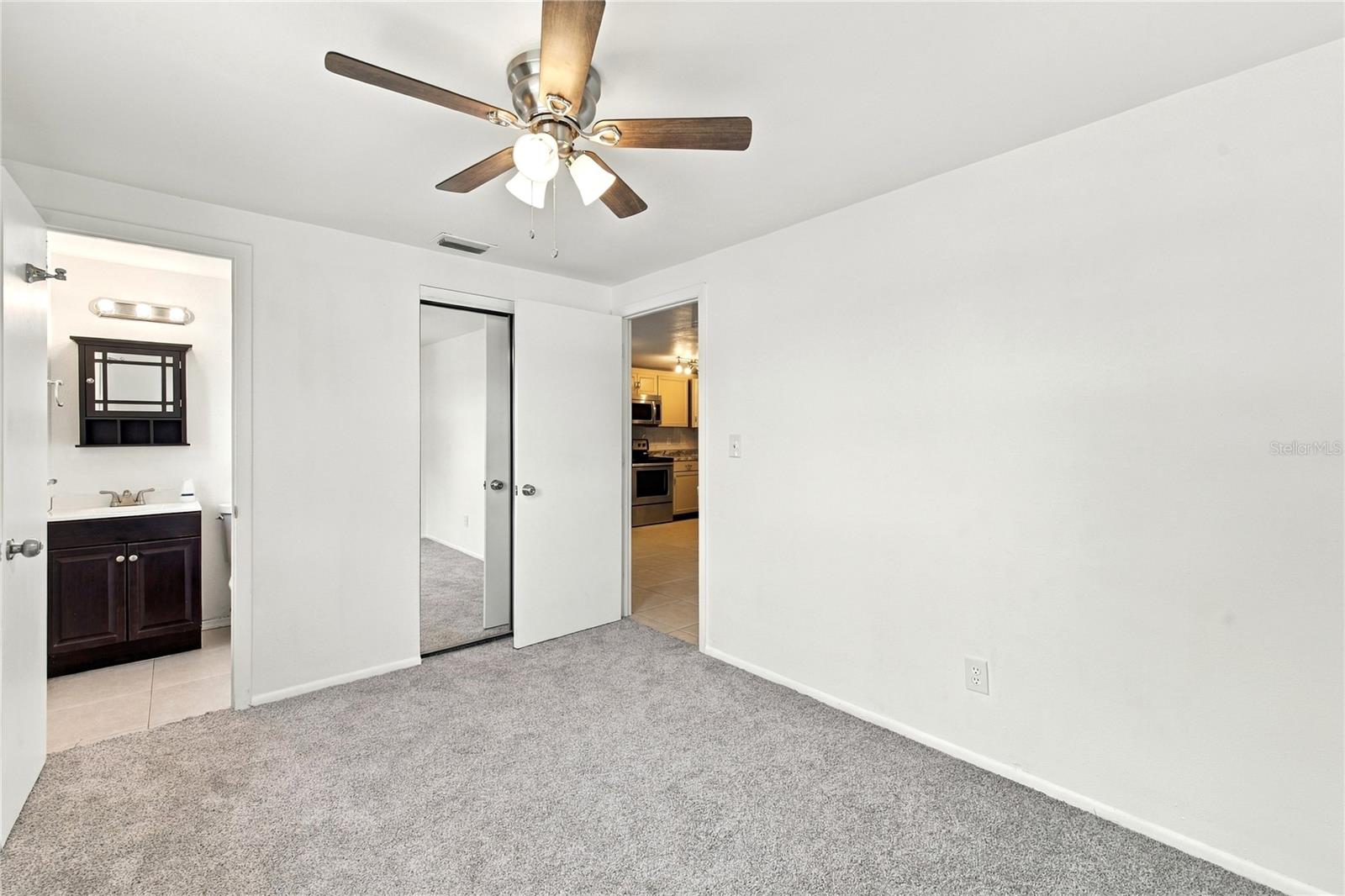 4535 W HANNA AVE — photo 8