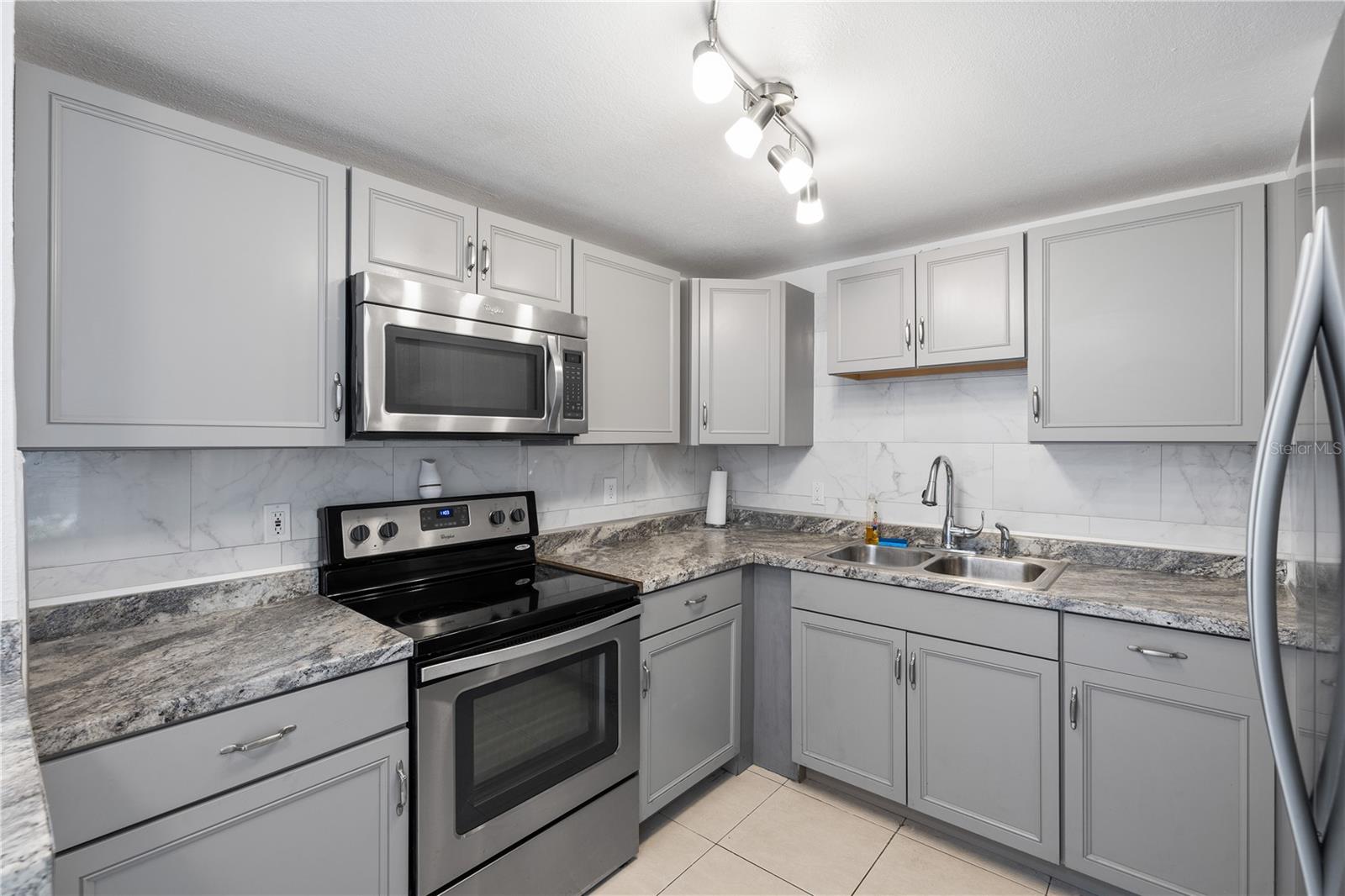 4535 W HANNA AVE — photo 15