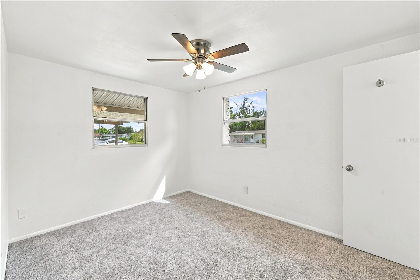 4535 W HANNA AVE — photo 9