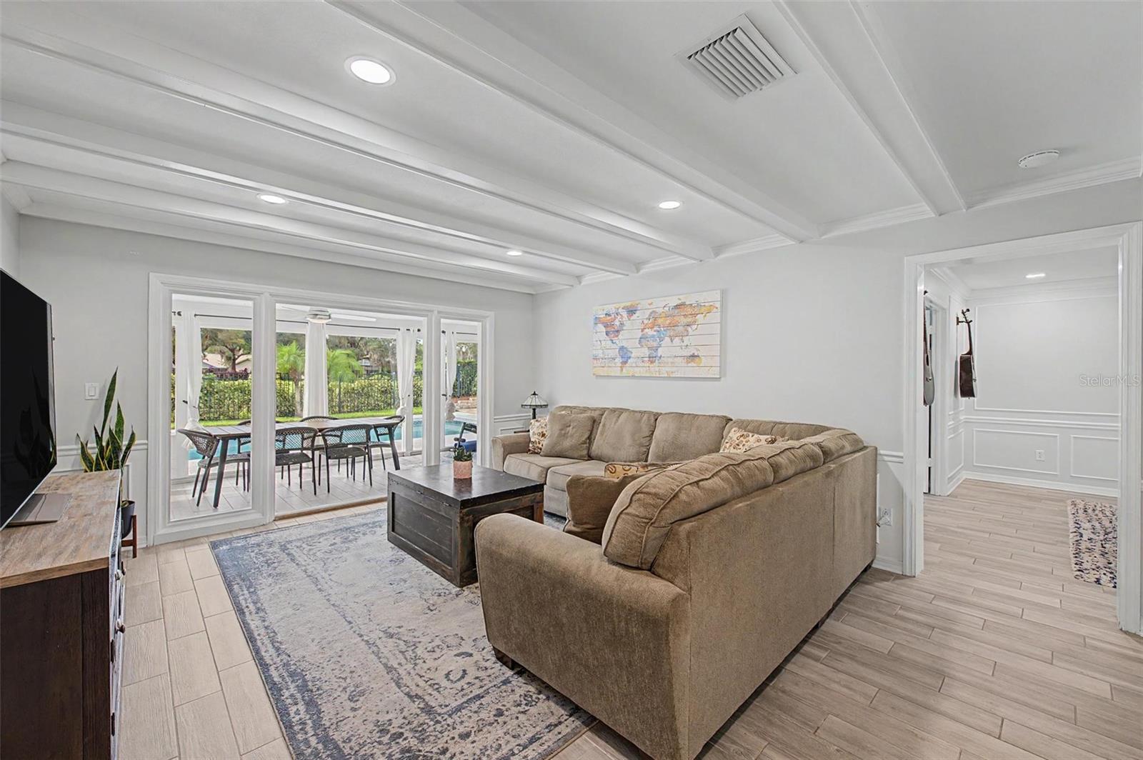 3909 NORTHAMPTON WAY — photo 8