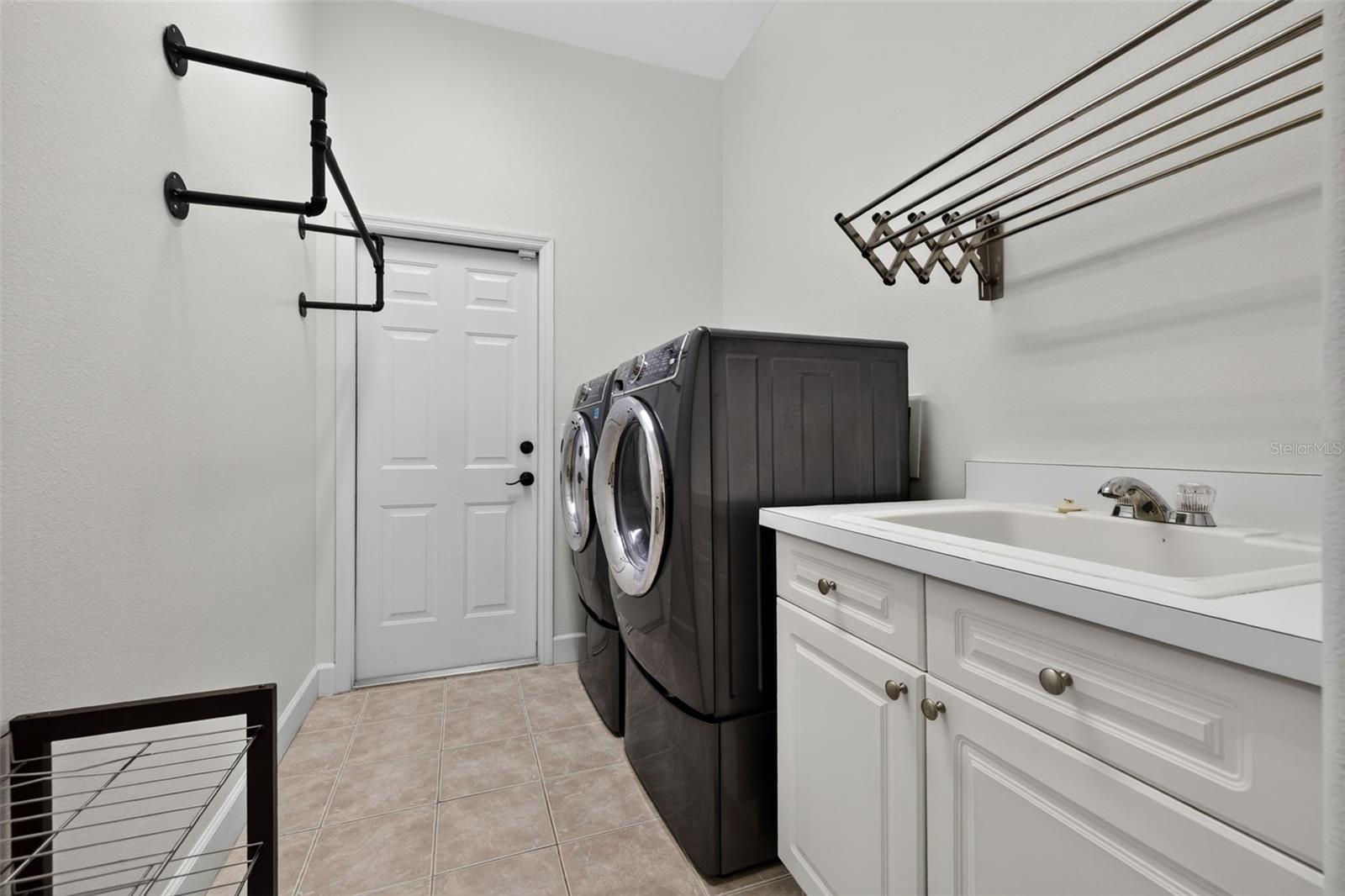 9136 HIGHLAND RIDGE WAY — photo 35