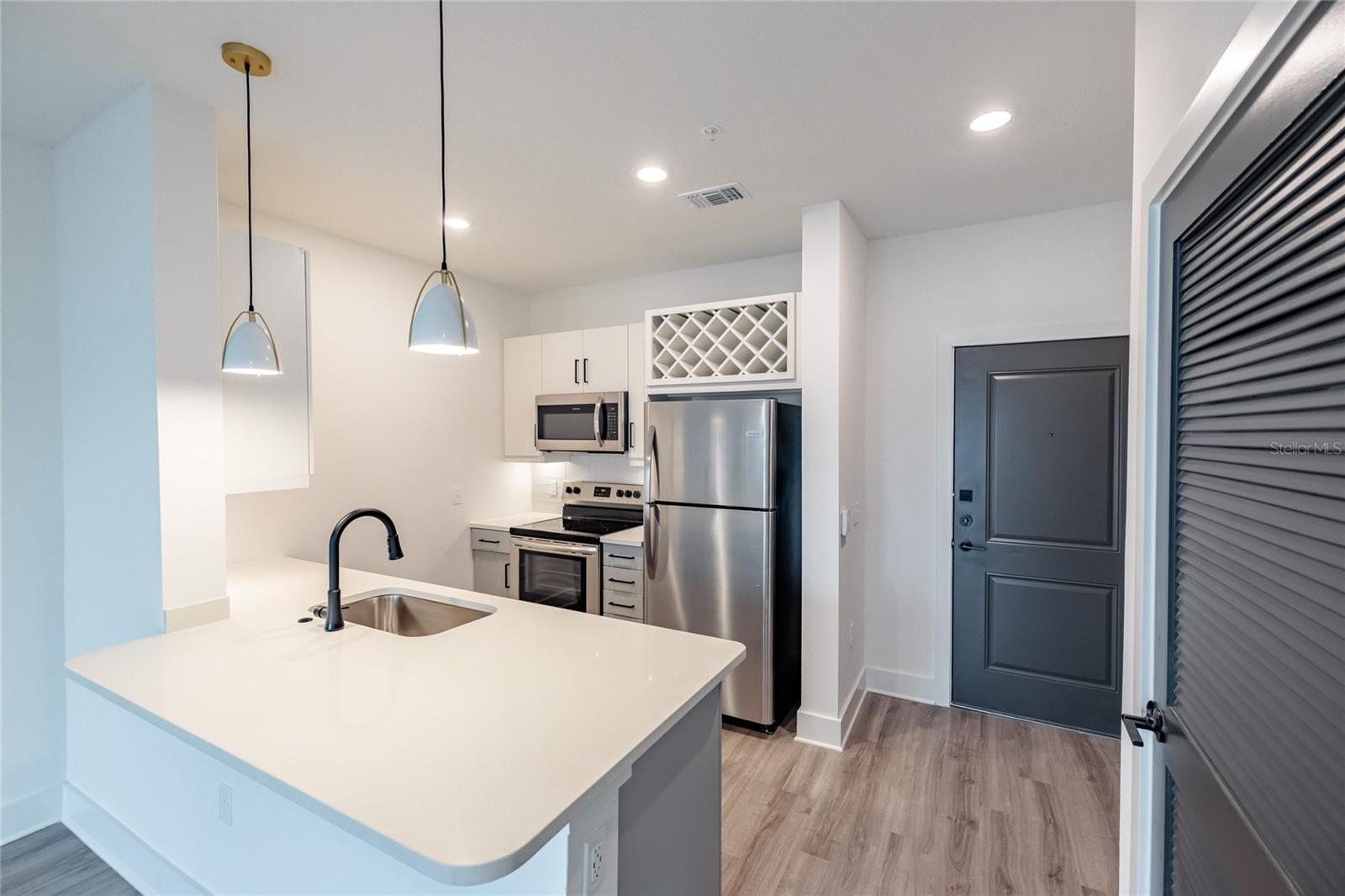 1420 LAKEFRONT DR #3110 — photo 4