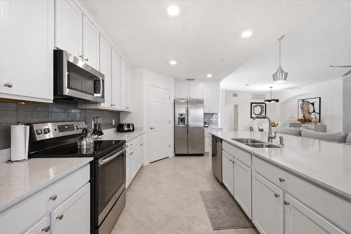 10792 TARFLOWER DR #102 — photo 6