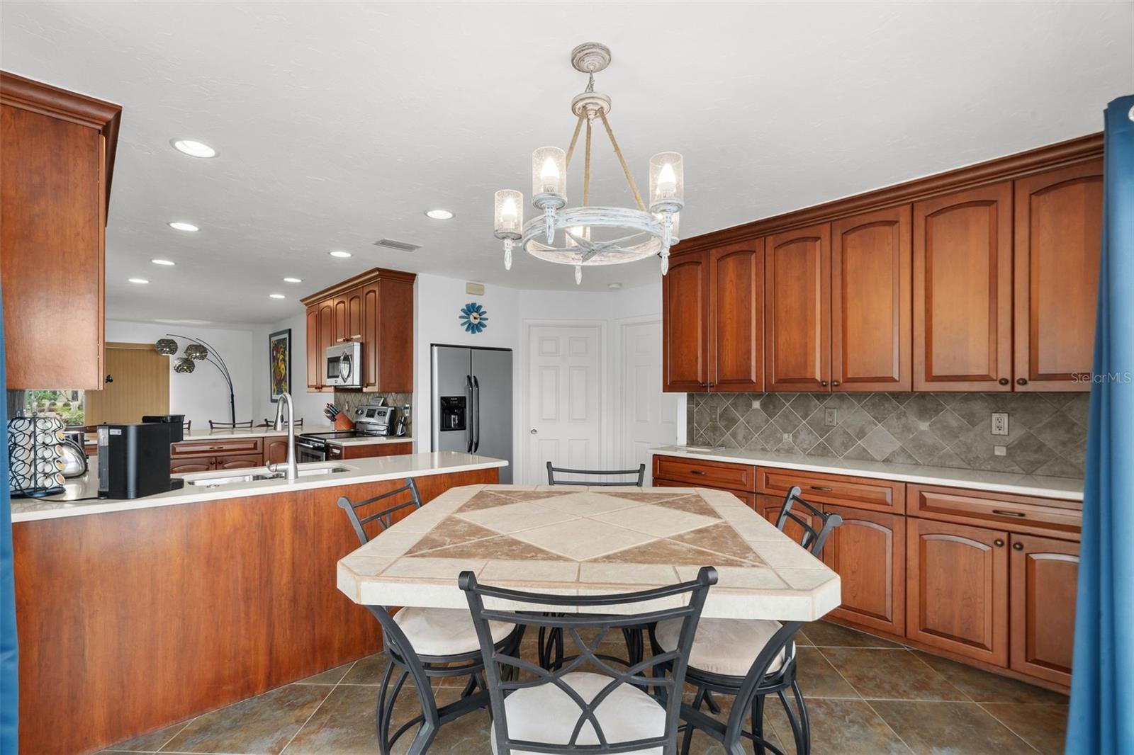 812 ARLINGTON RD — photo 14