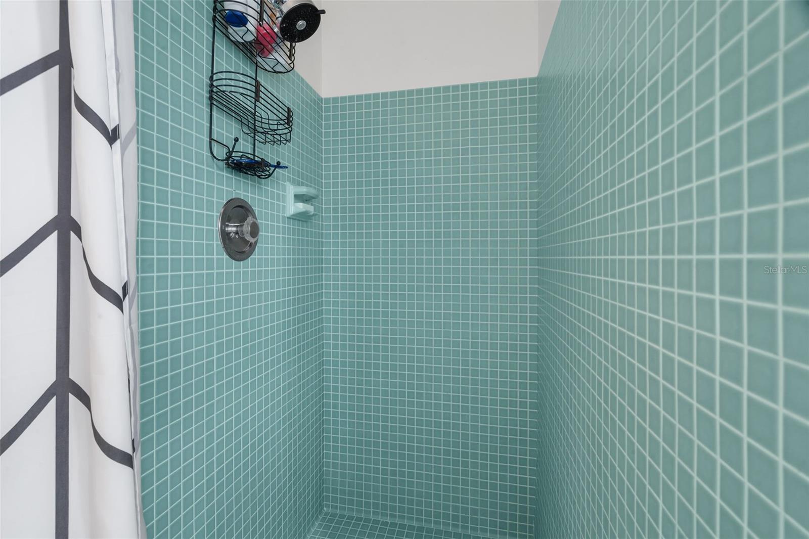 812 ARLINGTON RD — photo 24