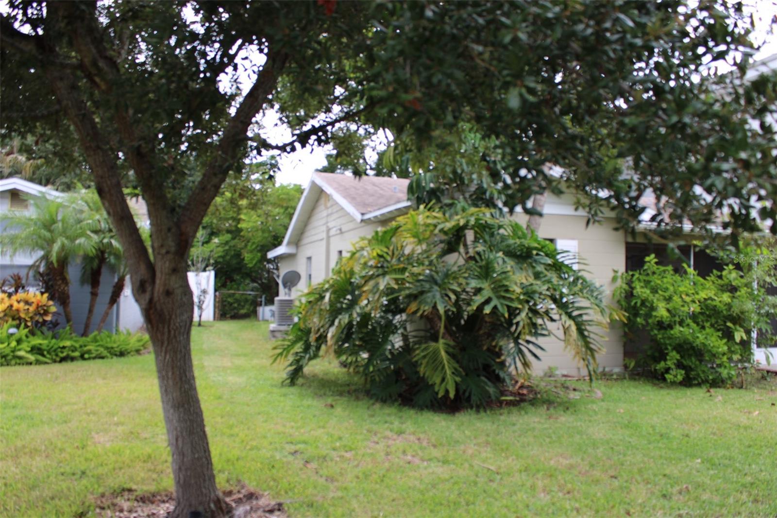 316 COMO ST — photo 9